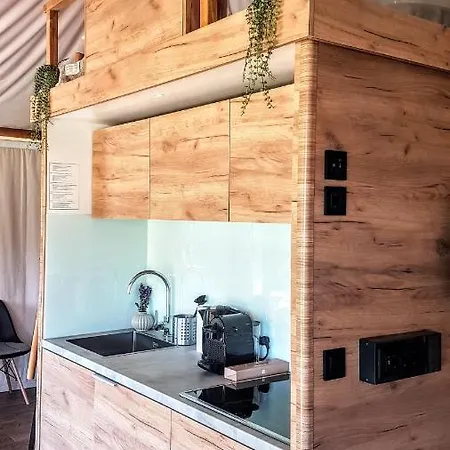 Palos Bed & Breakfast 4*