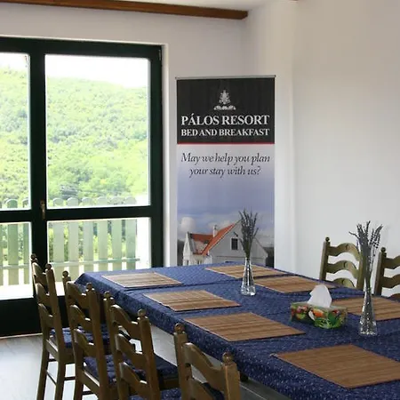 לינה וארוחת בוקר Palos