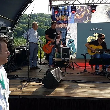 Palos לינה וארוחת בוקר